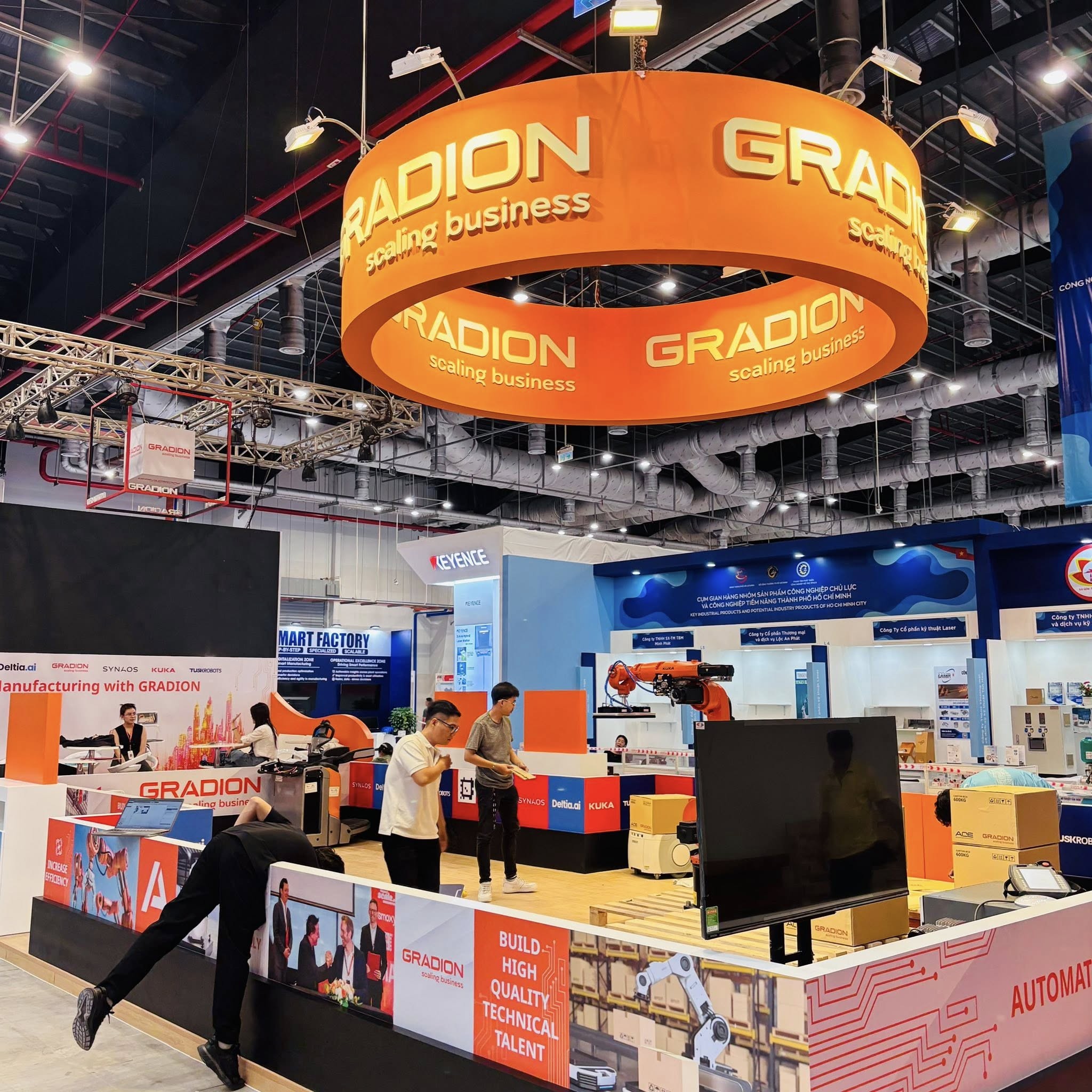 Việt Nam đón dòng chảy công nghệ mới tại Automation World 2025