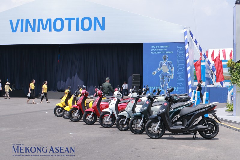 VinFast bàn giao lô xe đặc biệt Lạc Hồng cho Bộ Ngoại giao phục vụ A80