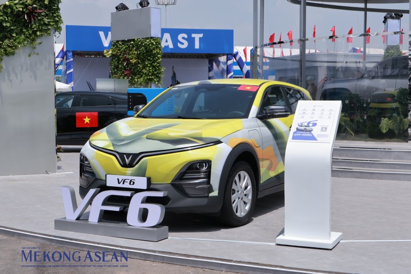 VinFast bàn giao lô xe đặc biệt Lạc Hồng cho Bộ Ngoại giao phục vụ A80