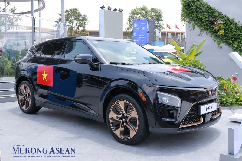 VinFast bàn giao lô xe đặc biệt Lạc Hồng cho Bộ Ngoại giao phục vụ A80