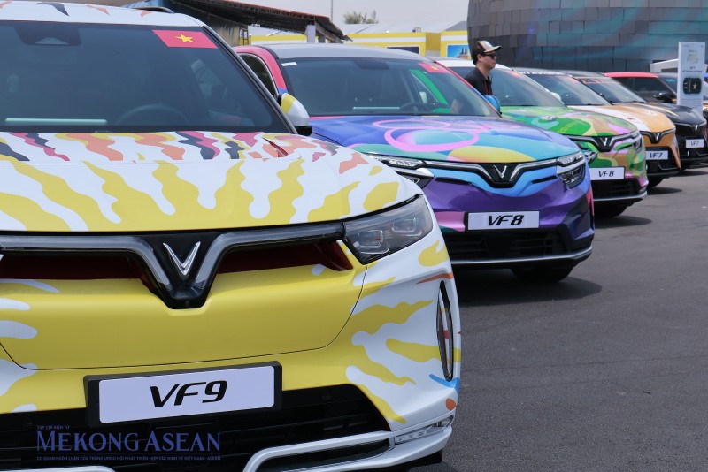 VinFast bàn giao lô xe đặc biệt Lạc Hồng cho Bộ Ngoại giao phục vụ A80