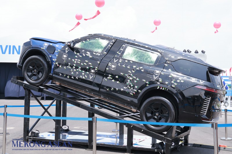 VinFast bàn giao lô xe đặc biệt 'Lạc Hồng' cho Bộ Ngoại giao phục vụ A80