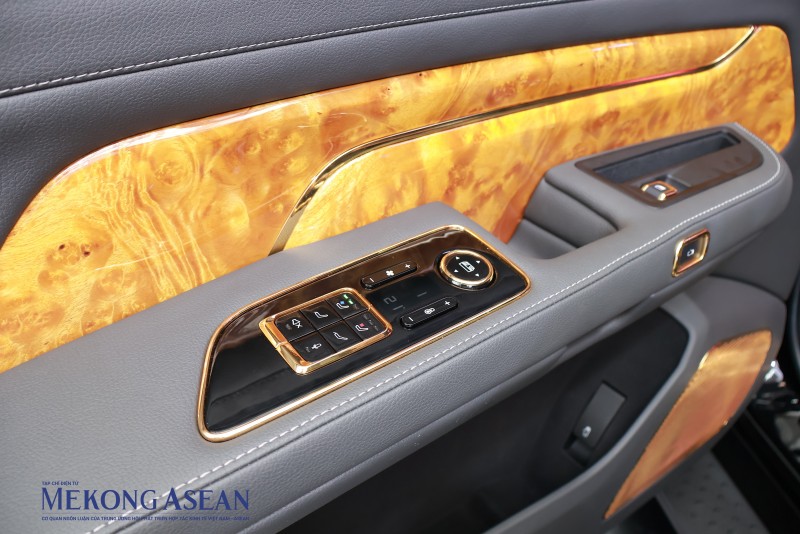 VinFast bàn giao lô xe đặc biệt 'Lạc Hồng' cho Bộ Ngoại giao phục vụ A80