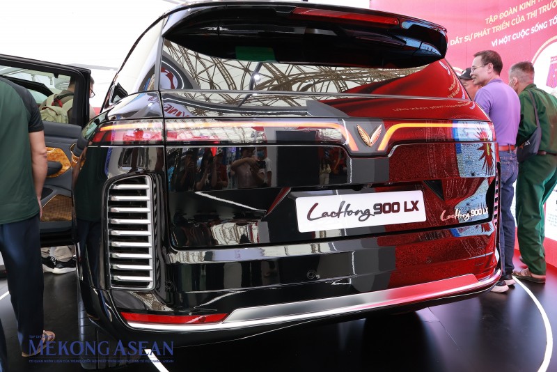 VinFast bàn giao lô xe đặc biệt 'Lạc Hồng' cho Bộ Ngoại giao phục vụ A80