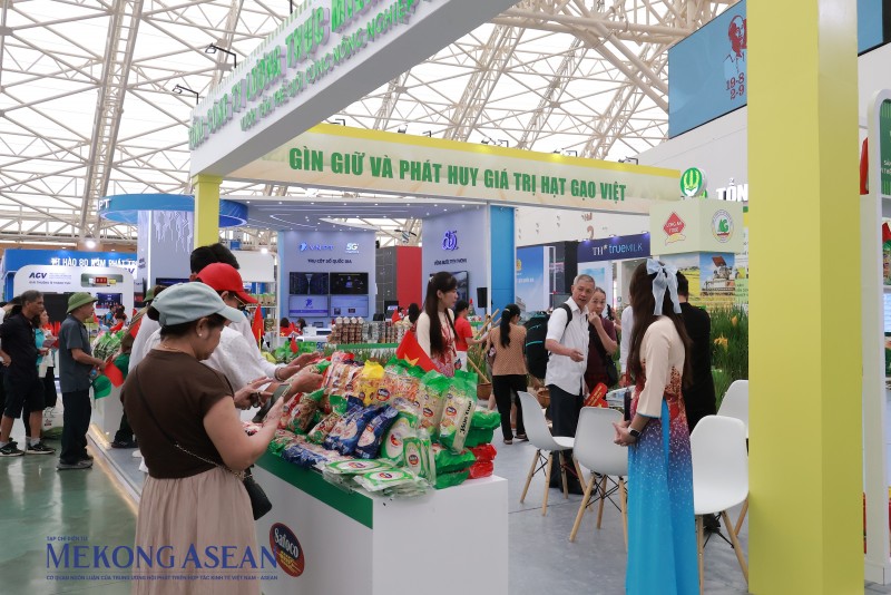 Gần 4 triệu lượt khách tham quan Triển lãm Thành tựu đất nước trong 6 ngày