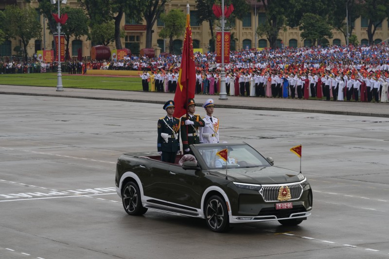 Dàn xe VinFast VF 9 bản đặc biệt tại lễ diễu binh, diễu hành A80