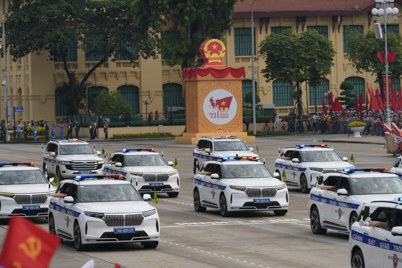 Dàn xe VinFast VF 9 bản đặc biệt tại lễ diễu binh, diễu hành A80