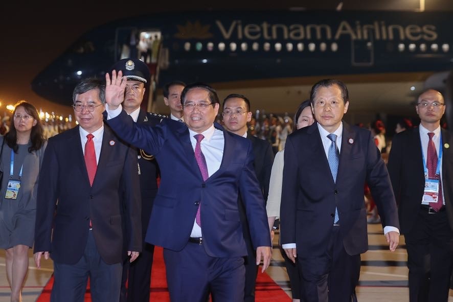 Thủ tướng bắt đầu tham dự Hội nghị thượng đỉnh SCO 2025 tại Trung Quốc