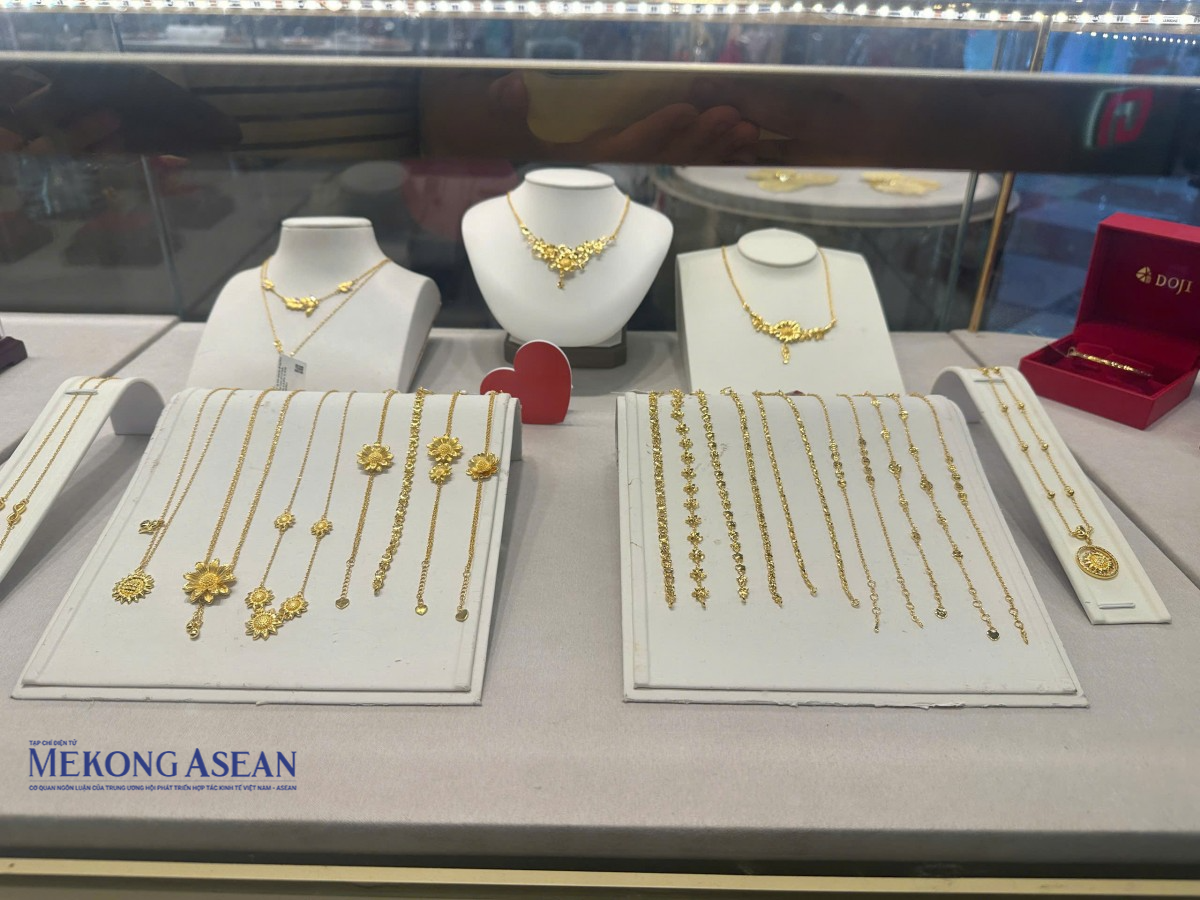 Giá vàng trong nước tiếp đà đi lên phiên đầu tuần
