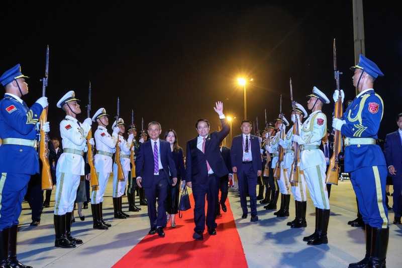 Thủ tướng Phạm Minh Chính gặp Tổng thống Nga Vladimir Putin