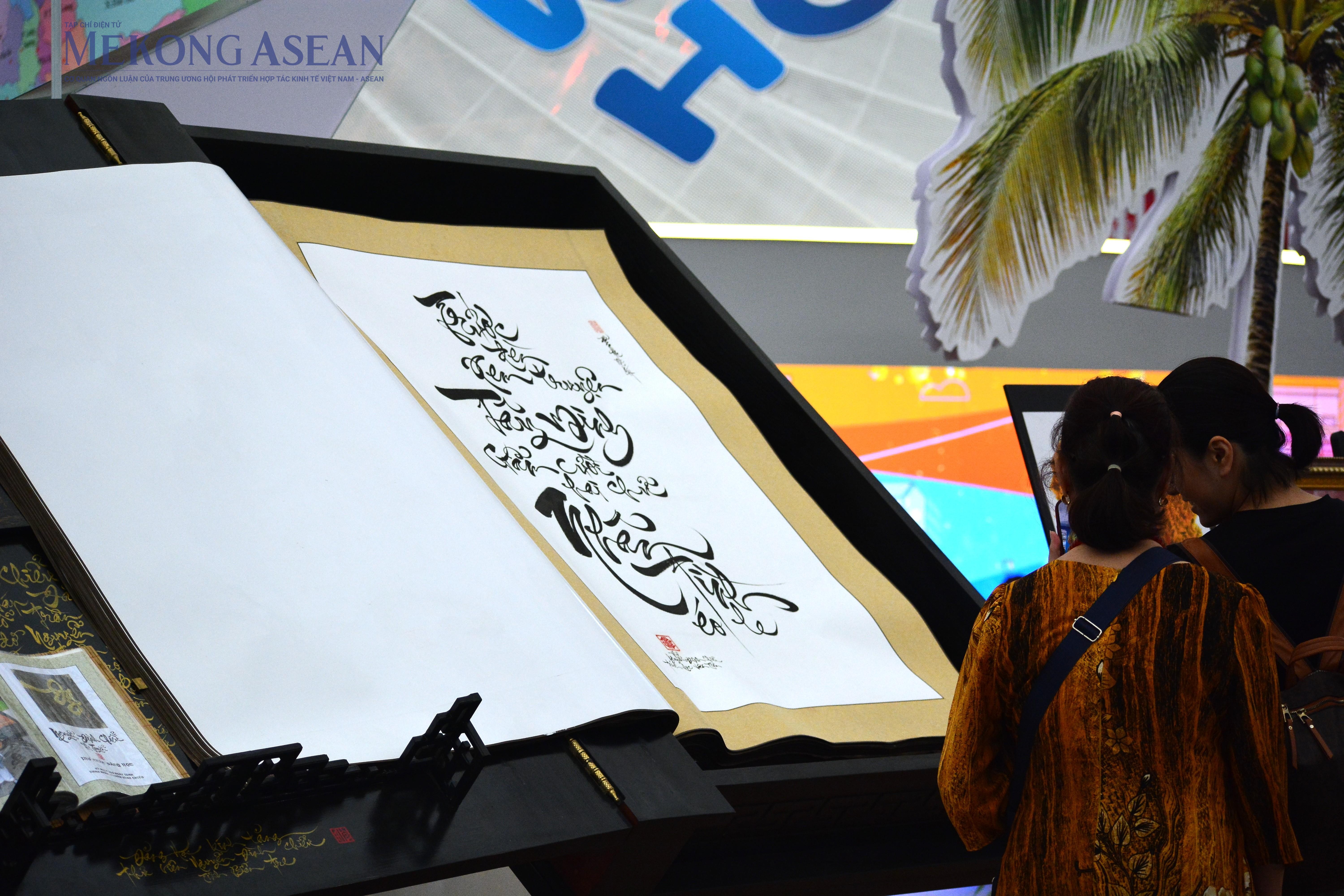 Ngân vang dáng hình sông nước miền Tây tại Triển lãm 80 năm đất nước