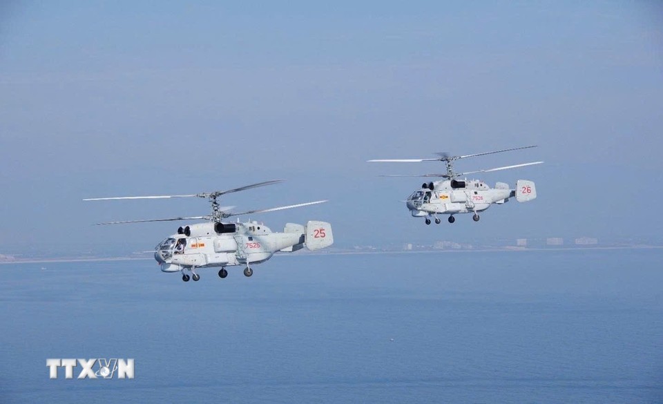 Màn diễu binh của biên đội trực thăng 