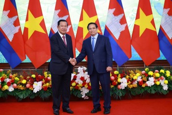 Thủ tướng Phạm Minh Chính hội kiến Chủ tịch Thượng viện Campuchia Hun Sen
