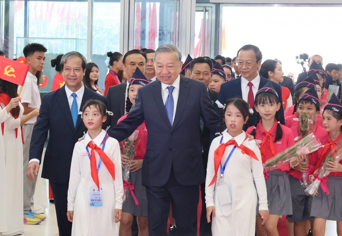 Tổng Bí thư: 'Xây dựng một nền giáo dục Việt Nam hiện đại - nhân văn - hội nhập'