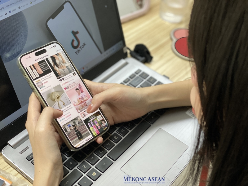 người tiêu dùng trực tuyến cũng đã bắt đầu quan tâm hơn về giá và thận trọng trước các quyết định tiêu dùng trong nửa đầu năm 2026.