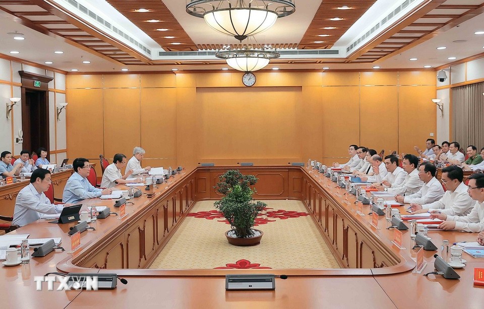 Tổ công tác số 1, số 3, số 4 của Bộ Chính trị làm việc với đại diện 6 Ban Thường vụ Tỉnh ủy 