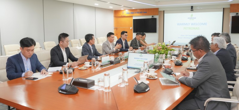 PV GAS và Petronas trao đổi về hợp tác chiến lược toàn diện