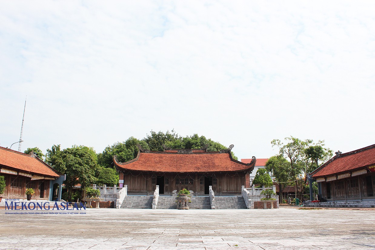 Đền thờ Khúc Thừa Dụ tọa lạc trên một khu đất rộng, thoáng, gồm 5 gian tiền tế, 3 gian trung từ và 5 gian hậu cung. Ảnh tư liệu.