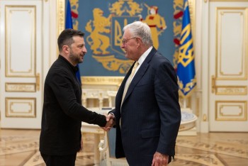 Ông Zelensky và đặc phái viên Mỹ thảo luận về việc tăng trừng phạt Nga