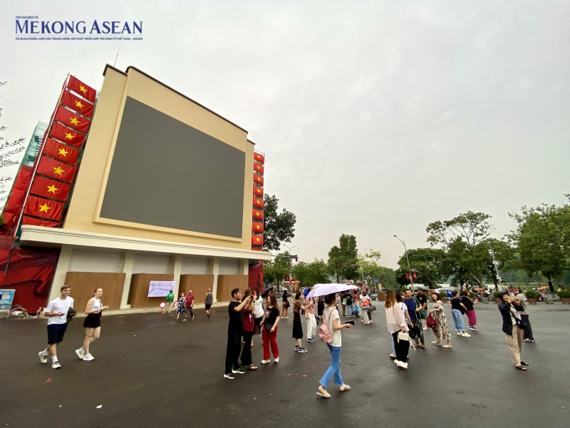 Diện mạo mới lạ của quảng trường Đông Kinh Nghĩa Thục sau cải tạo