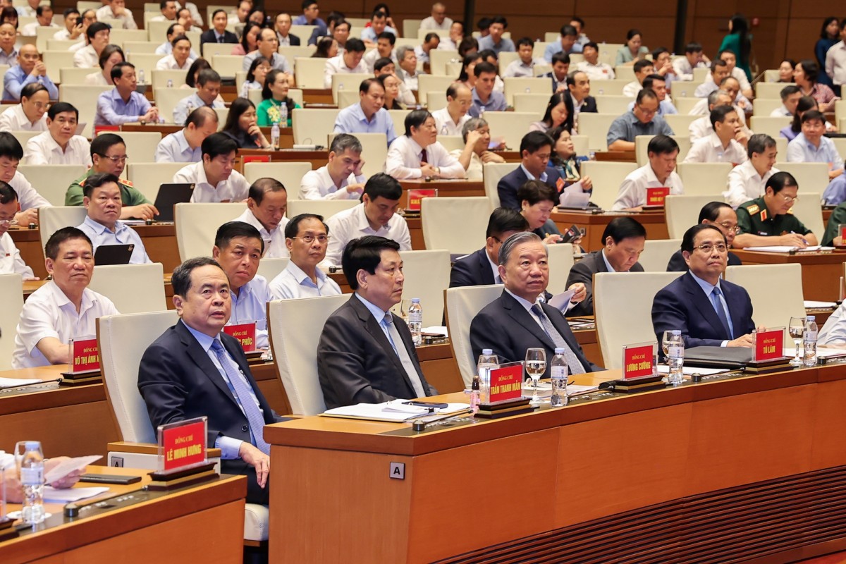 Tổng Bí thư Tô Lâm; Chủ tịch nước Lương Cường; Thủ tướng Chính phủ Phạm Minh Chính; Chủ tịch Quốc hội Trần Thanh Mẫn cùng các đại biểu dự Hội nghị tại điểm cầu chính - Ảnh: VGP/