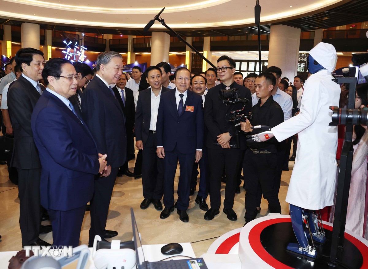 Tổng Bí thư: Triển khai đồng bộ 4 nghị quyết, tạo xung lực mới cho phát triển đất nước