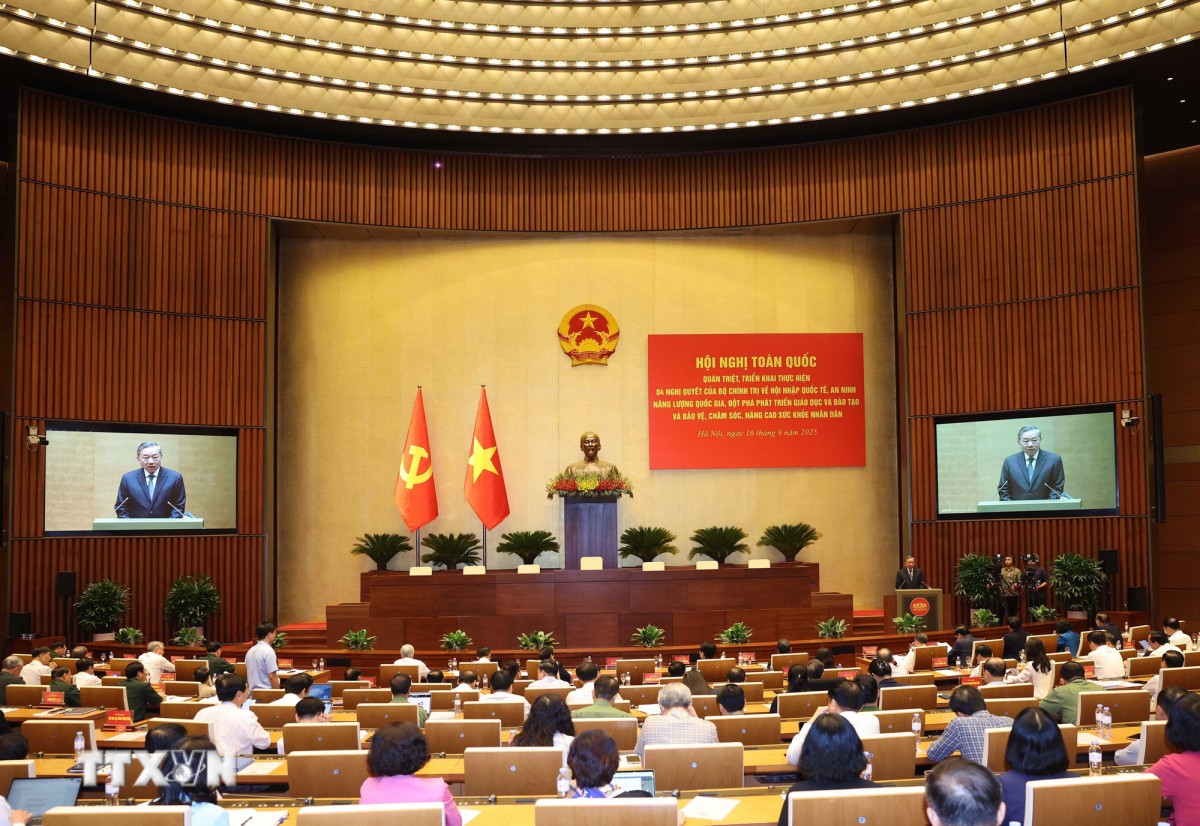 Tổng Bí thư: Triển khai đồng bộ 4 nghị quyết, tạo xung lực mới cho phát triển đất nước