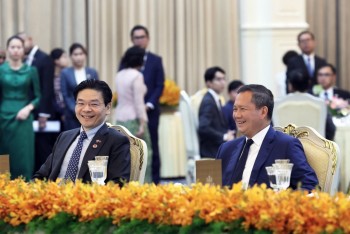 Lãnh đạo Campuchia và Singapore trao đổi thư kỷ niệm 60 năm quan hệ ngoại giao