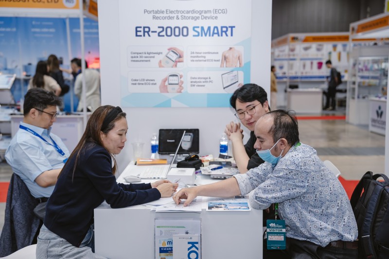 Vietnam Medipharm Expo 2025: Công nghệ y tế mới trong chăm sóc người cao tuổi