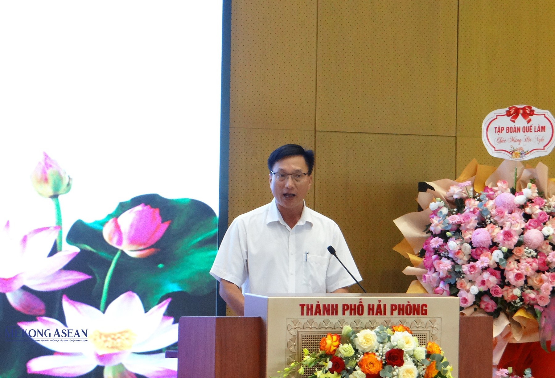 Đại diện Sở Nông nghiệp và Môi trường địa phương phát biểu tại hội nghị.