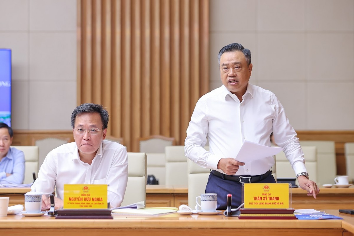 Chủ tịch UBND Thành phố Hà Nội Trần Sỹ Thanh báo cáo tại Hội nghị - Ảnh: VGP.