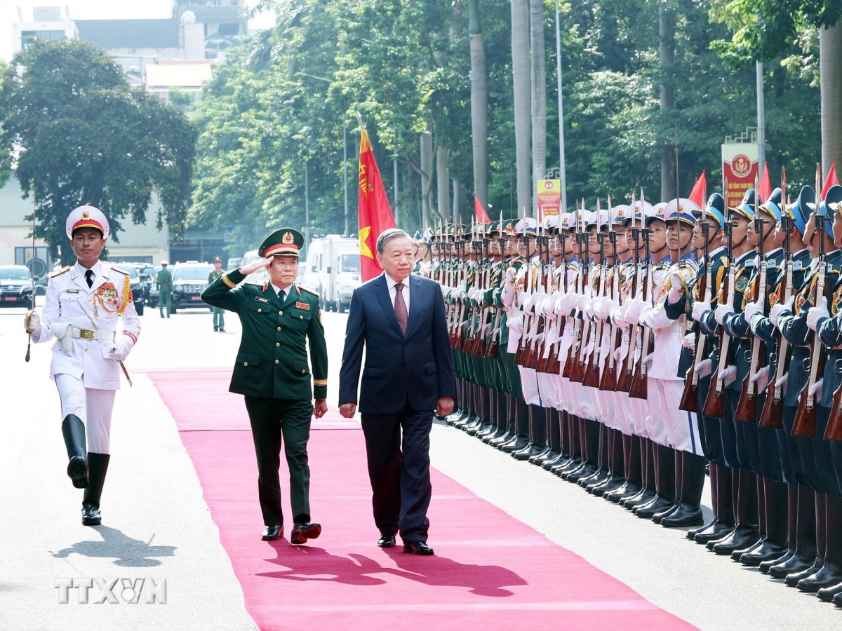 Lễ đón Tổng Bí thư Tô Lâm đến dự Lễ kỷ niệm 80 năm Ngày truyền thống Bộ Tổng Tham mưu Quân đội nhân dân Việt Nam.