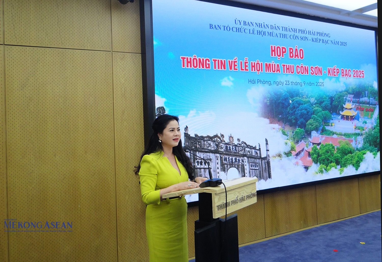 Bà Trần Thị Hoàng Mai, Giám đốc Sở Văn hóa, Thể thao và Du lịch thành phố Hải Phòng, Phó Trưởng ban Ban tổ chức lễ hội phát biểu tại buổi họp báo. Ảnh: Phùng Nguyện/Mekong ASEAN.