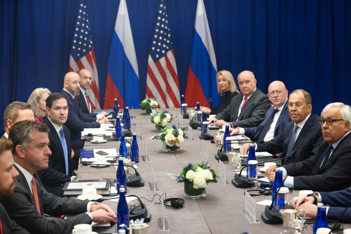 Phái đoàn Mỹ (trái) và phái đoàn Nga họp kín tại New York ngày 24/9. Ảnh: Bộ Ngoại giao Nga.