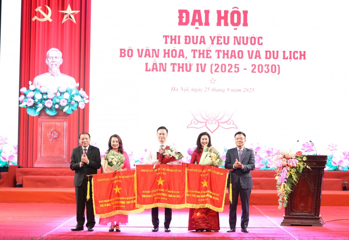 Phó Thủ tướng trao Cờ thi đua của Chính phủ năm 2024 cho 3 tập thể thuộc Bộ Văn hóa, Thể thao và Du lịch