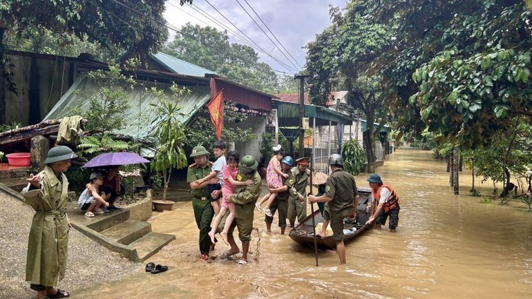 Thủ tướng: Huy động toàn lực ứng phó nguy cơ lũ quét, sạt lở sau bão Bualoi