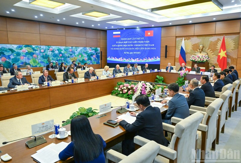 Chủ tịch Quốc hội Trần Thanh Mẫn hội đàm với Chủ tịch Duma Quốc gia Nga