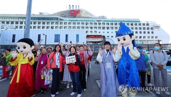 Hàn Quốc bắt đầu miễn thị thực cho đoàn du khách Trung Quốc