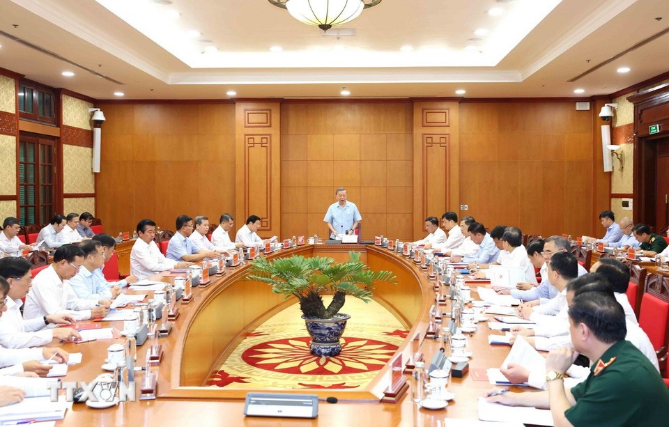 Tổng Bí thư Tô Lâm chủ trì Thường trực Ban Chỉ đạo Trung ương về phòng, chống tham nhũng, lãng phí, tiêu cực tổ chức cuộc họp để thảo luận, cho ý kiến về: Kết quả chỉ đạo xử lý các vụ án, vụ việc tham nhũng, lãng phí, tiêu cực từ sau phiên họp thứ 28 đến nay; kết quả rà soát, xử lý, thanh tra các công trình, dự án chậm tiến độ, tồn đọng kéo dài, nguy cơ gây thất thoát, lãng phí - Ảnh: TTXVN