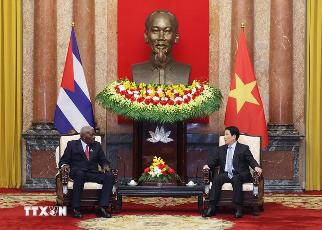 Hai nhà lãnh đạo khẳng định theo dõi sát sao, quan tâm chỉ đạo các cơ quan liên quan triển khai hiệu quả các cam kết đạt được, đặc biệt về an ninh lương thực, an ninh năng lượng, công nghệ sinh học và các lĩnh vực tiềm năng khác.