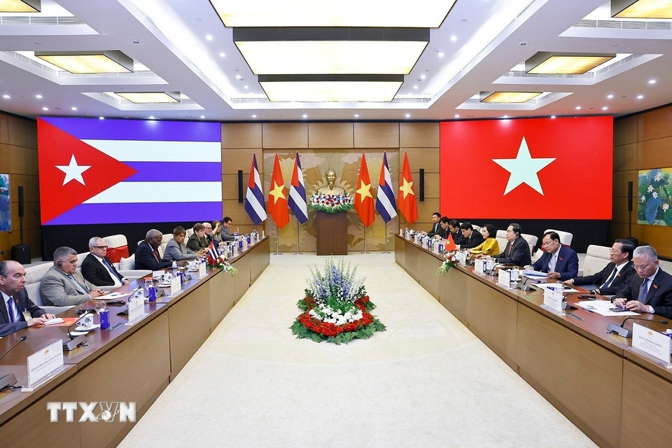 hủ tịch Quốc hội Trần Thanh Mẫn hội đàm với Chủ tịch Quốc hội Cuba Esteban Lazo Hernández.