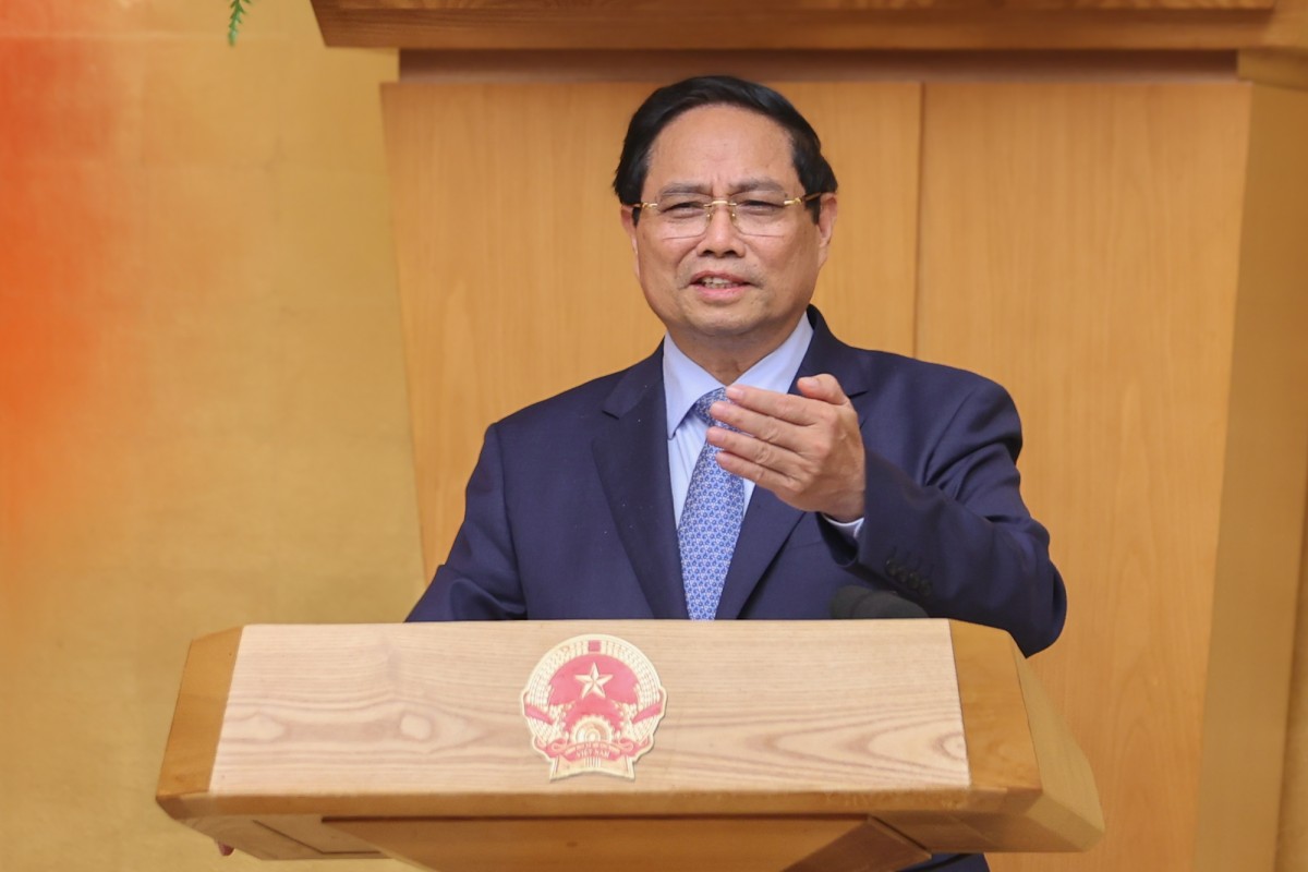 Thủ tướng tiếp tục yêu cầu các bộ, ngành, cơ quan tiếp tục rà soát, đẩy mạnh phân cấp, phân quyền - Ảnh: VGP