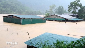 Chính phủ yêu cầu khẩn trương khắc phục hậu quả bão lũ, triển khai gói hỗ trợ của Vingroup