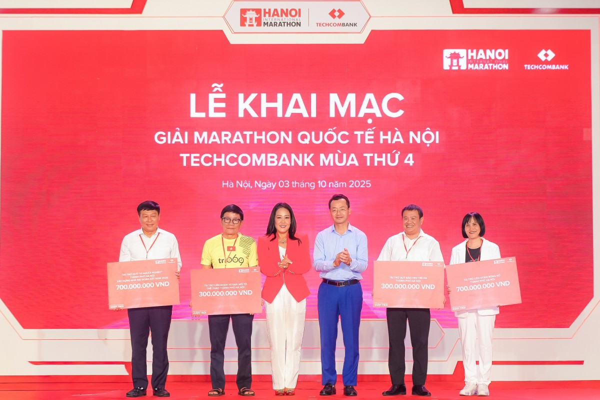 Khai mạc giải Marathon Quốc tế Hà Nội Techcombank mùa thứ 4