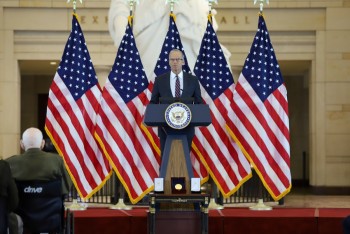 Chính phủ Mỹ tiếp tục đóng cửa tối thiểu đến đầu tuần sau