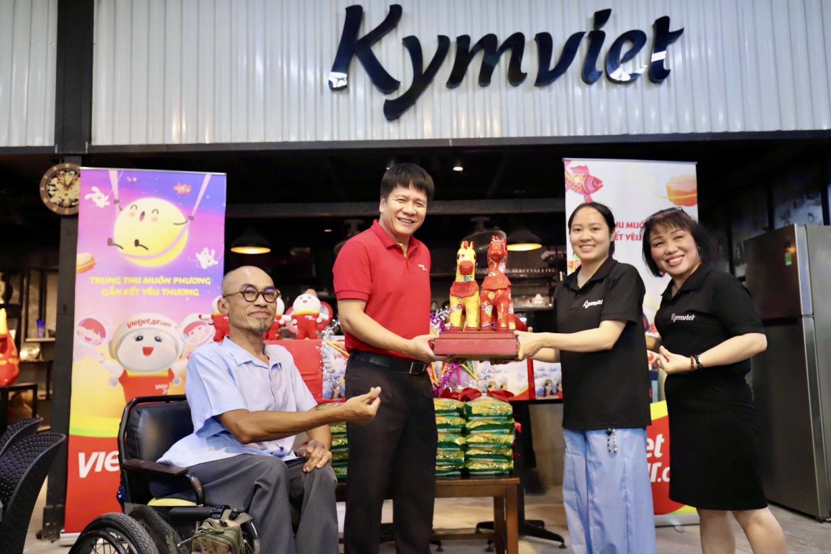 Vietjet mang bữa tiệc Trung thu độc đáo đến với hành khách trên độ cao 10.000 mét