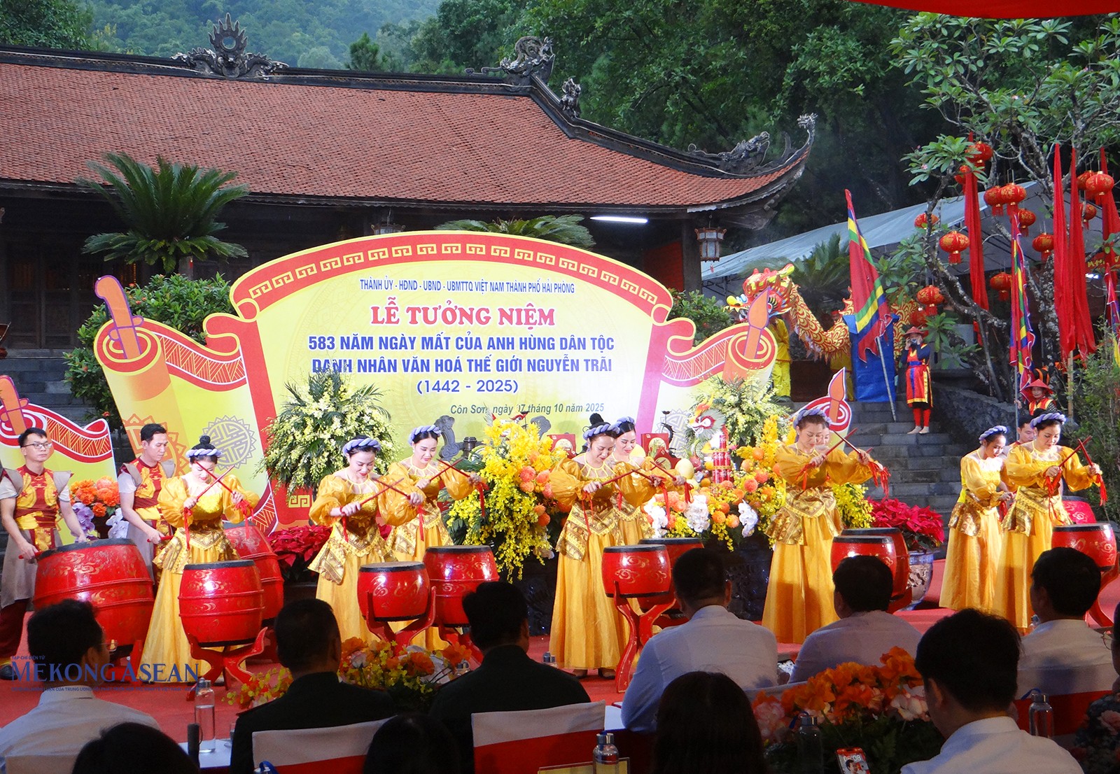 Màn biểu diễn trống tại lễ tưởng niệm. Ảnh: Phùng Nguyện/Mekong ASEAN. Màn biểu diễn trống tại lễ tưởng niệm. Ảnh: Phùng Nguyện/Mekong ASEAN.