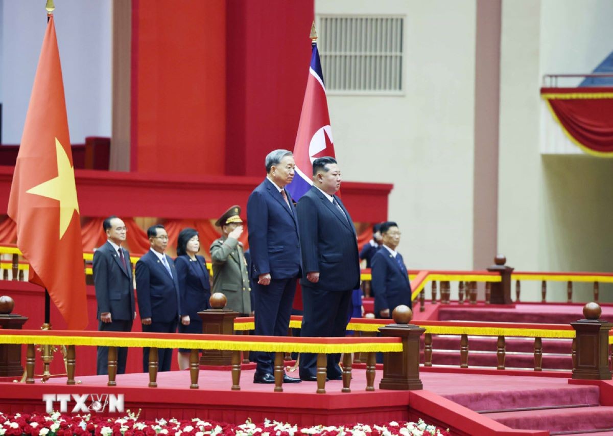 Triều Tiên bắn 21 loạt đại bác chào mừng Tổng Bí thư Tô Lâm