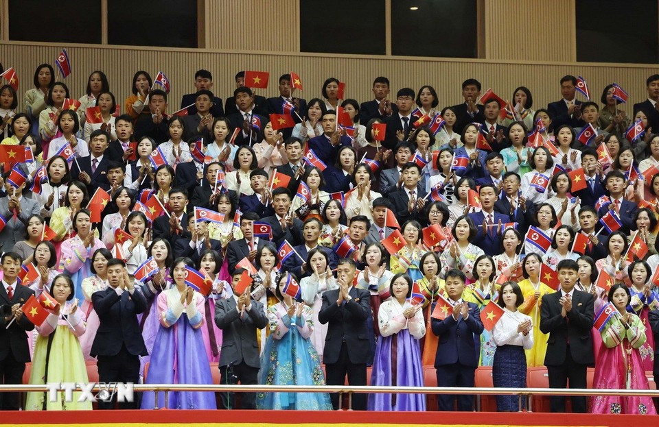 Triều Tiên bắn 21 loạt đại bác chào mừng Tổng Bí thư Tô Lâm