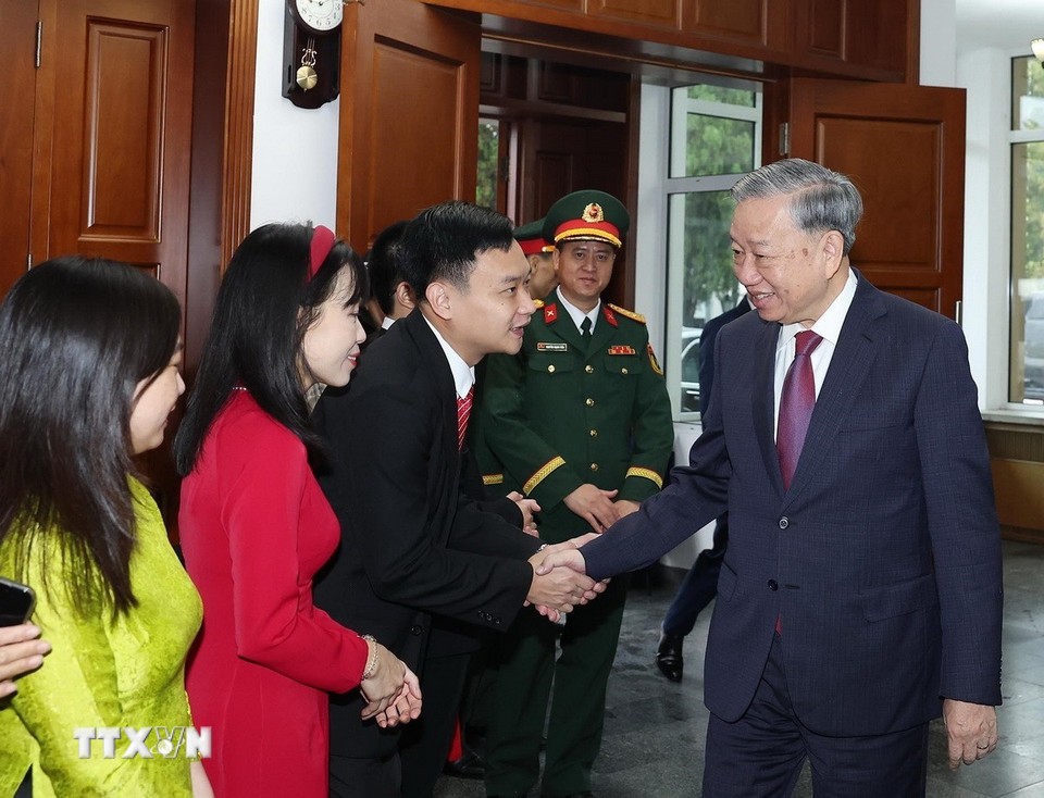 Tổng Bí thư Tô Lâm thăm Đại sứ quán Việt Nam tại Triều Tiên